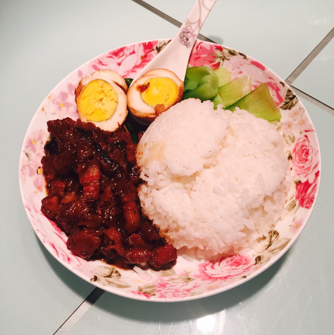 洋葱酥卤肉饭