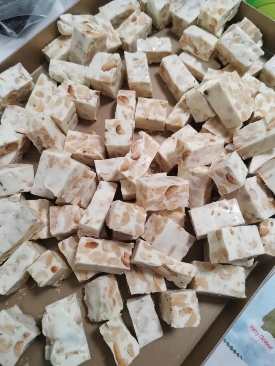 超详细TIPS—自制超美味牛轧糖（熬糖版），秒杀棉花糖版