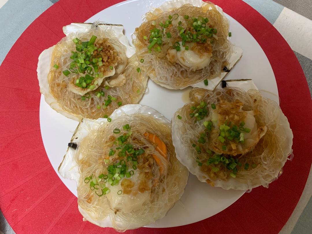 蒜蓉粉丝蒸扇贝（清晰图片步骤讲解）