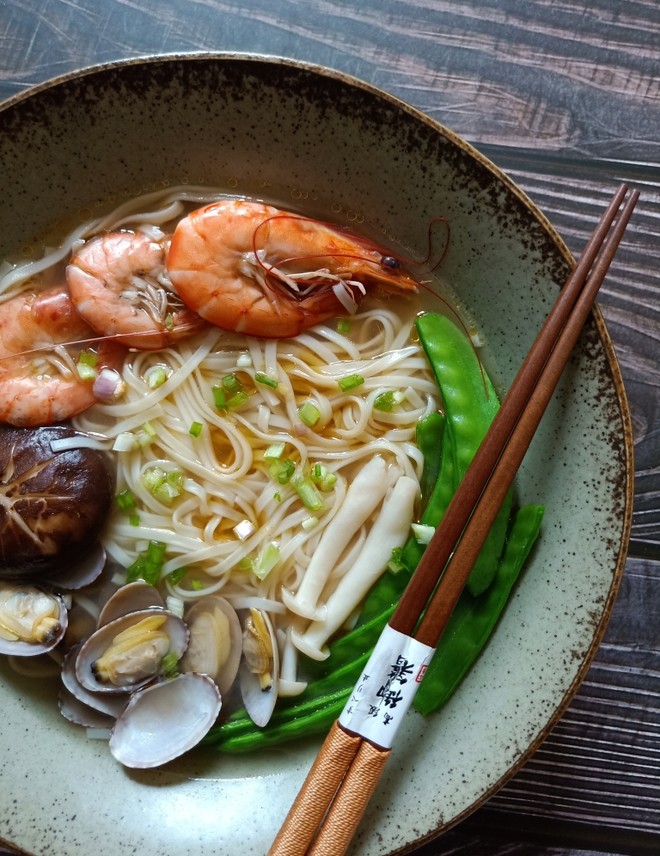 十分钟海鲜面的做法步骤图 怎么做好吃 朝食记 下厨房 十分钟海鲜面的做法步骤图 怎么做好吃 朝食记 下厨房