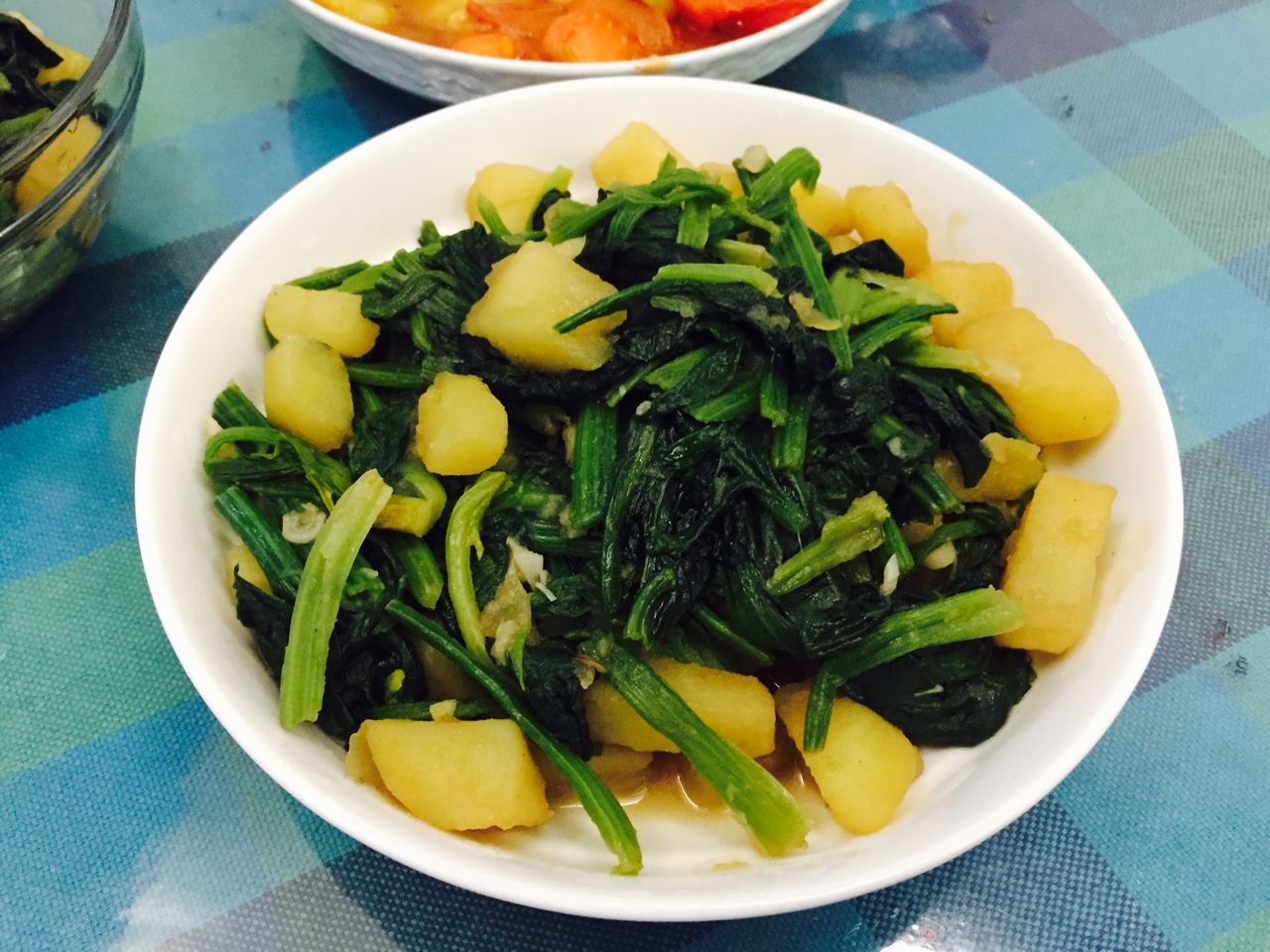 菠菜炖土豆的做法