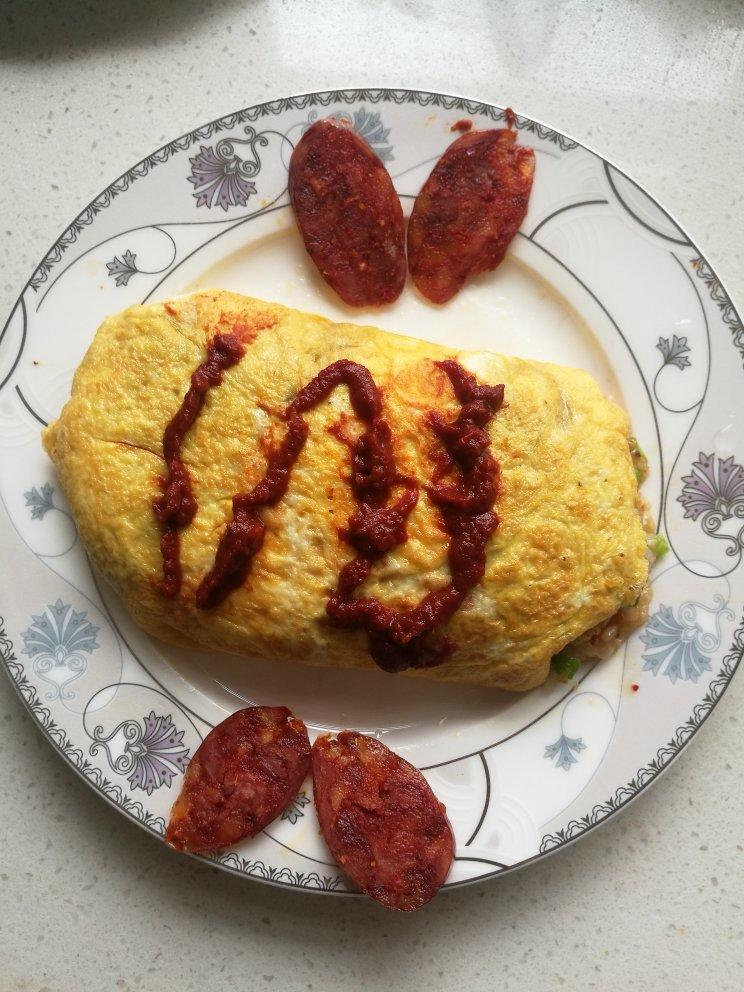 腊肠蛋包饭