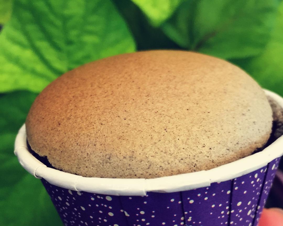 黑芝麻酱戚风杯子蛋糕的做法