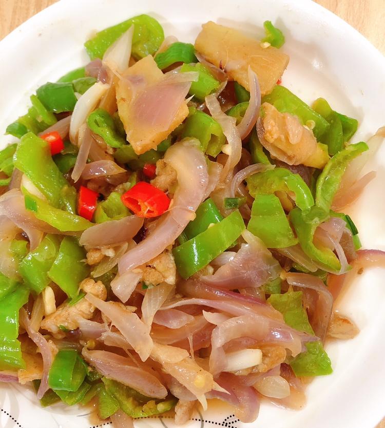洋葱炒肉