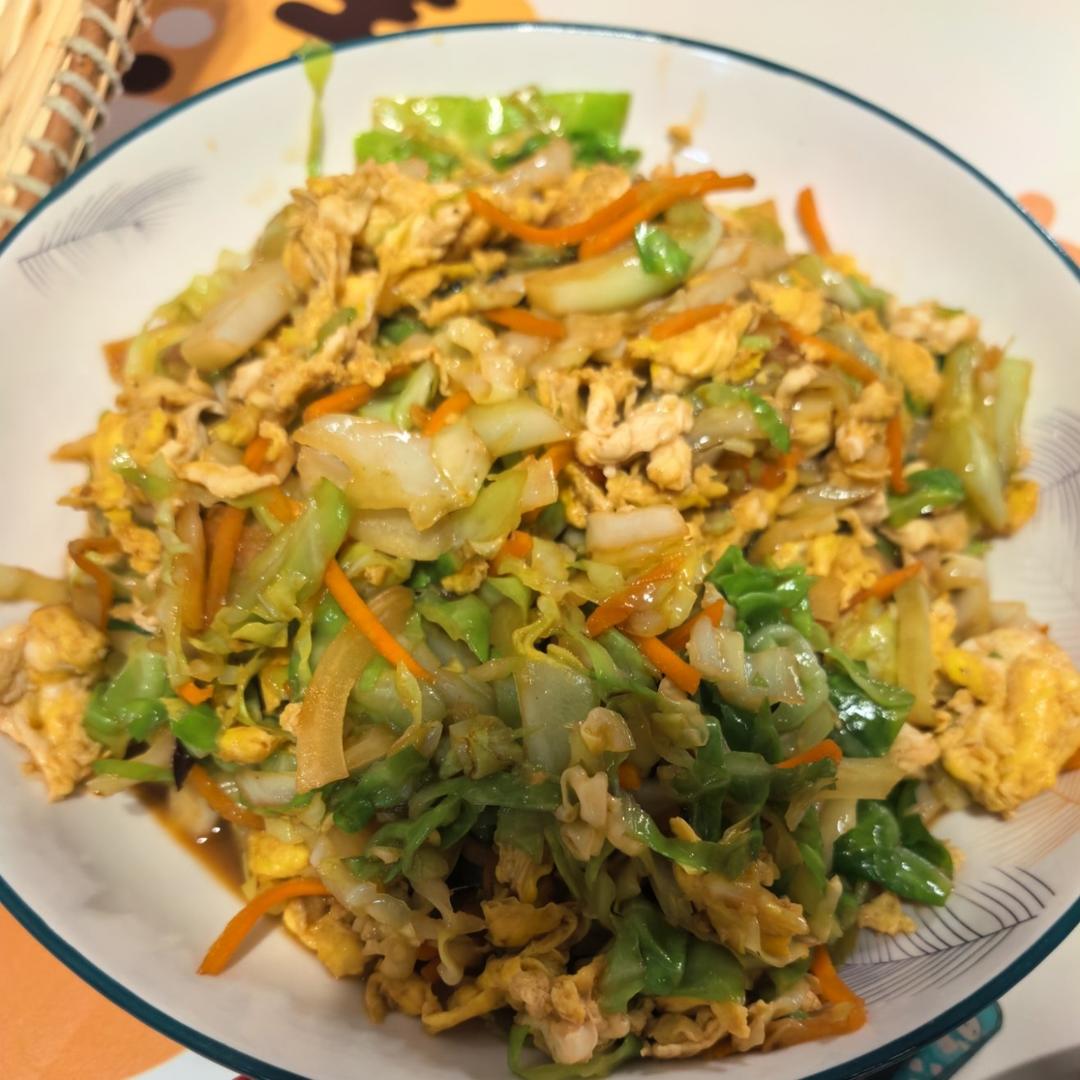 超级下饭的家常菜！给肉都不换的包菜炒鸡蛋