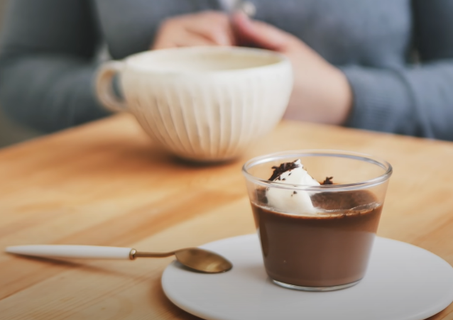 消耗蛋黄&淡奶油：法式巧克力烤布丁Crème Au Chocolat，惊艳到你不要不要的！浓郁丝滑，大人小孩都难抗拒