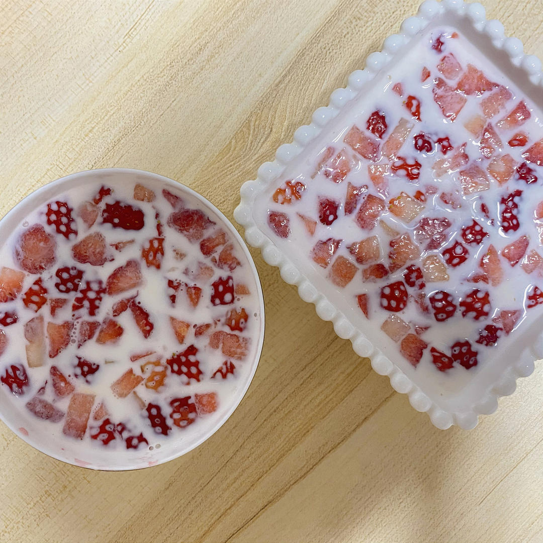 草莓芒果椰奶冻