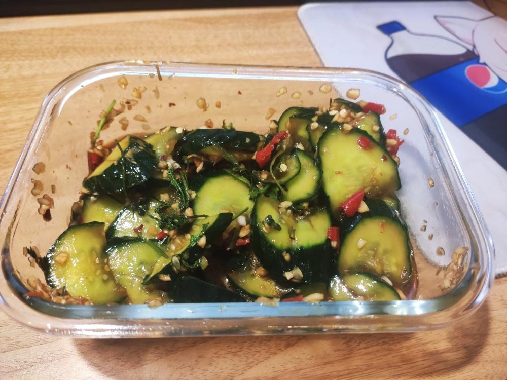 2分钟就能做好的《凉拌拍青瓜》