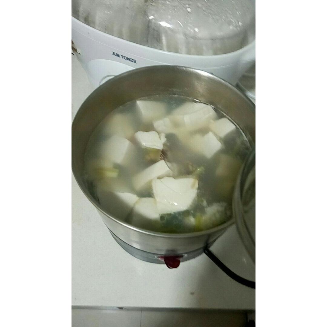 蛤蜊豆腐汤