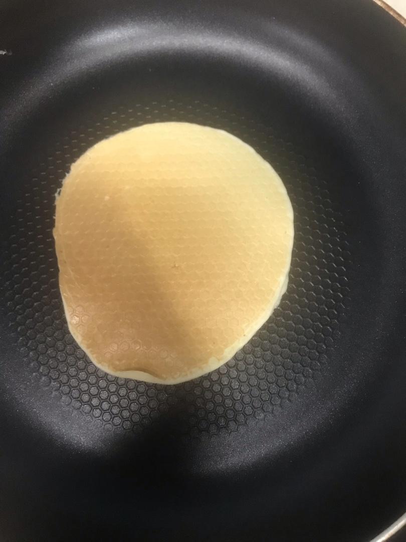 【减脂早餐】无油香蕉松饼（超简单）