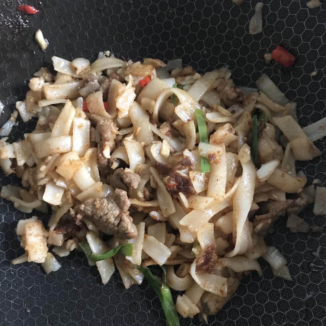 沙茶口味牛肉炒宽粉的做法