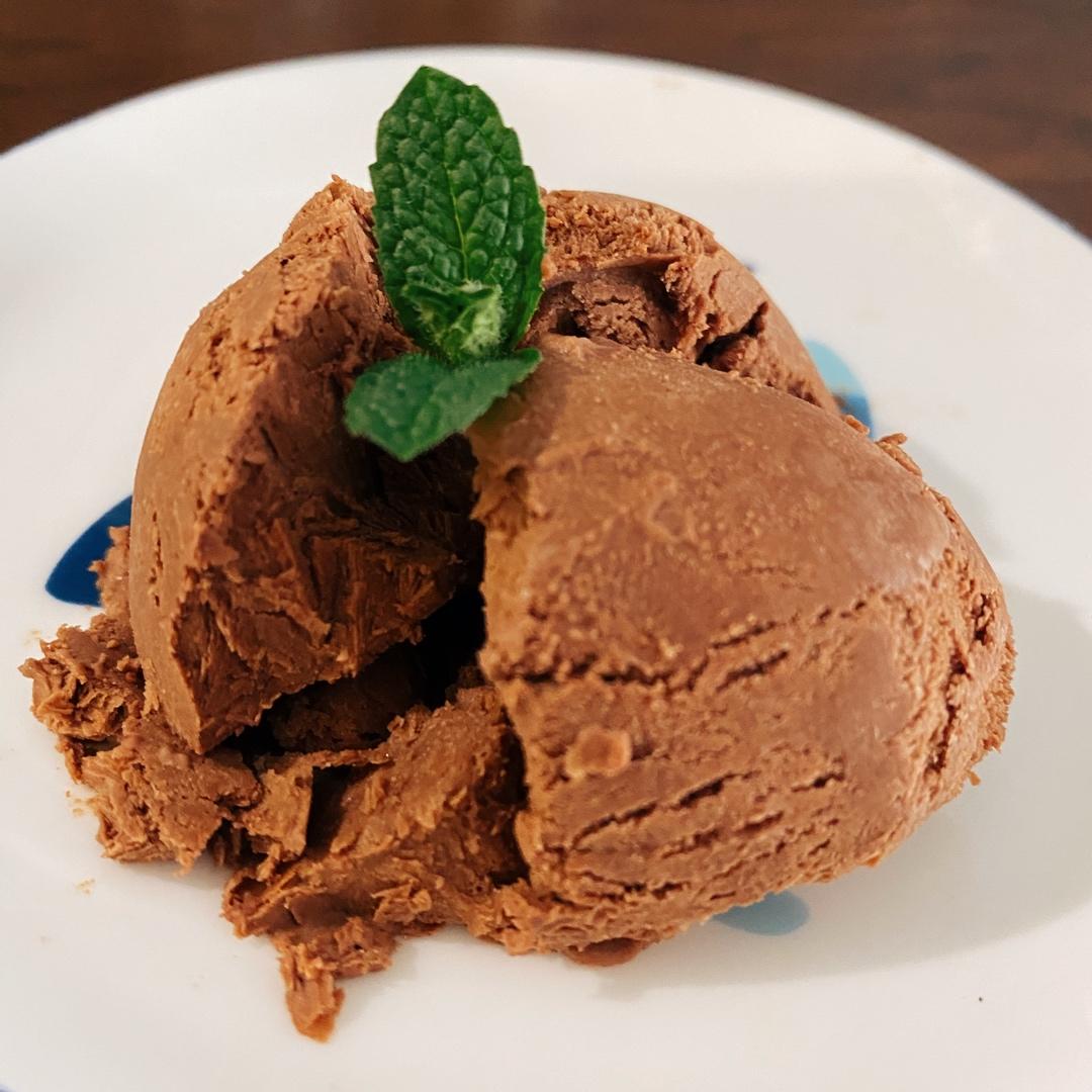 00967oe9做的巧克力冰淇淋无蛋无冰渣免搅拌消耗淡奶油chocoicecream