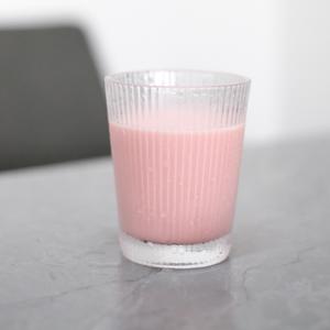 西瓜酸奶奶昔（粉色少女心的做法 步骤2