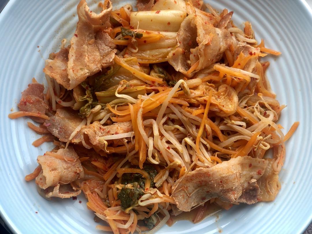 韩式泡菜炒肉