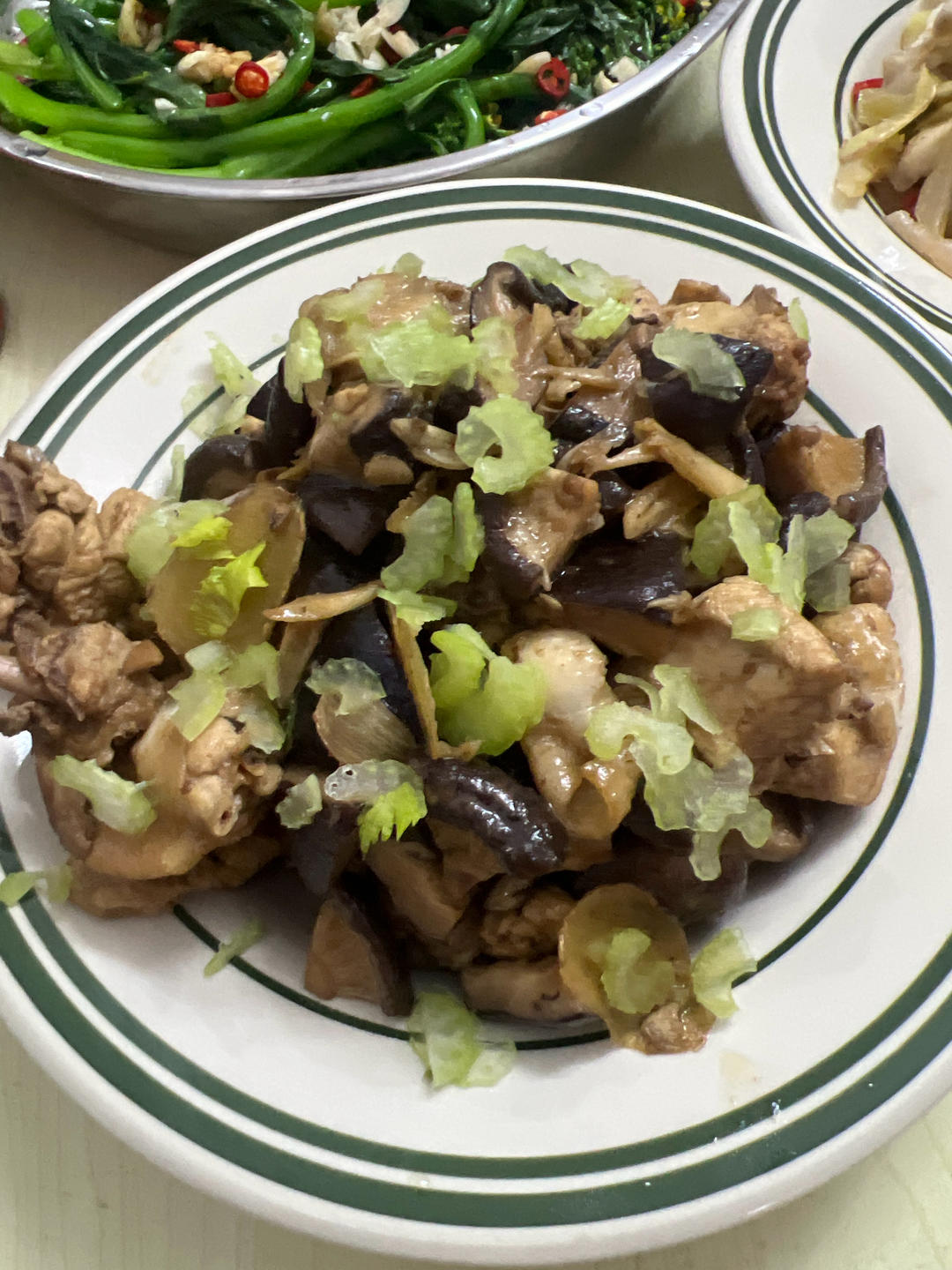 香菇炒鸡（香菇滑鸡）