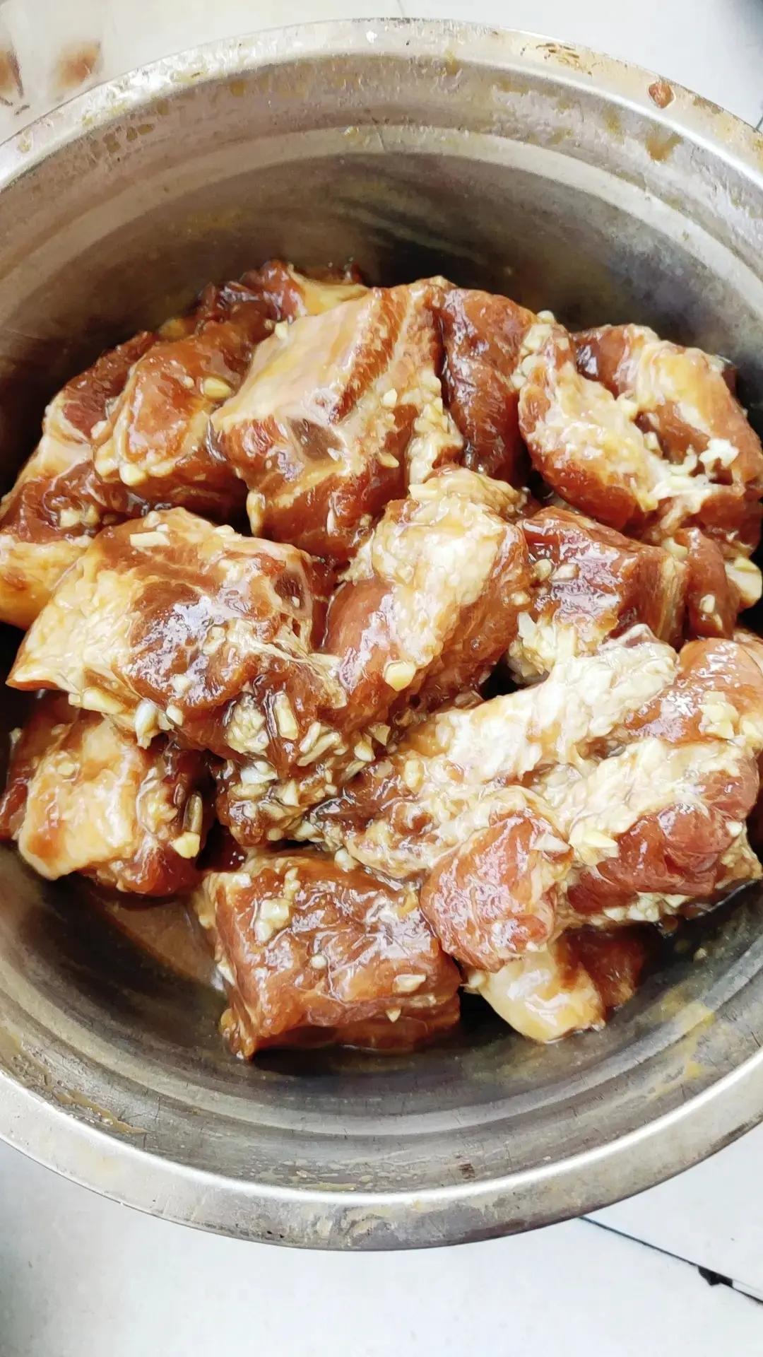 两步！做出嫩滑又多汁的南瓜🎃蒸排骨