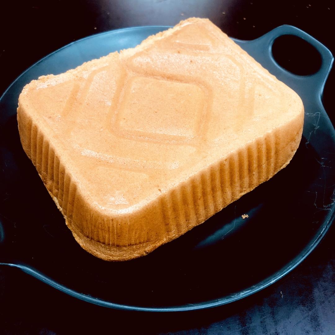 超简单完美戚风蛋糕（6寸2蛋）附打发、翻拌、脱模视频