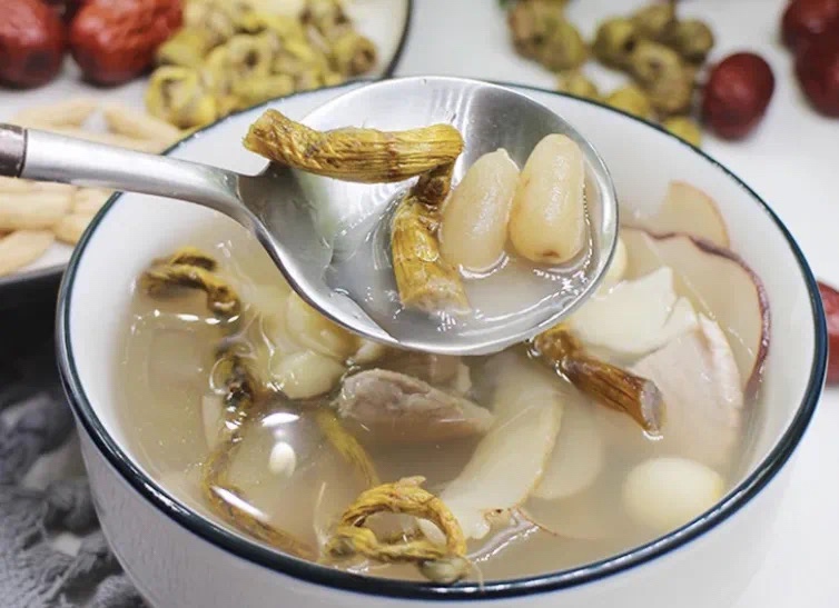 石斛沙参炖猪展汤的做法
