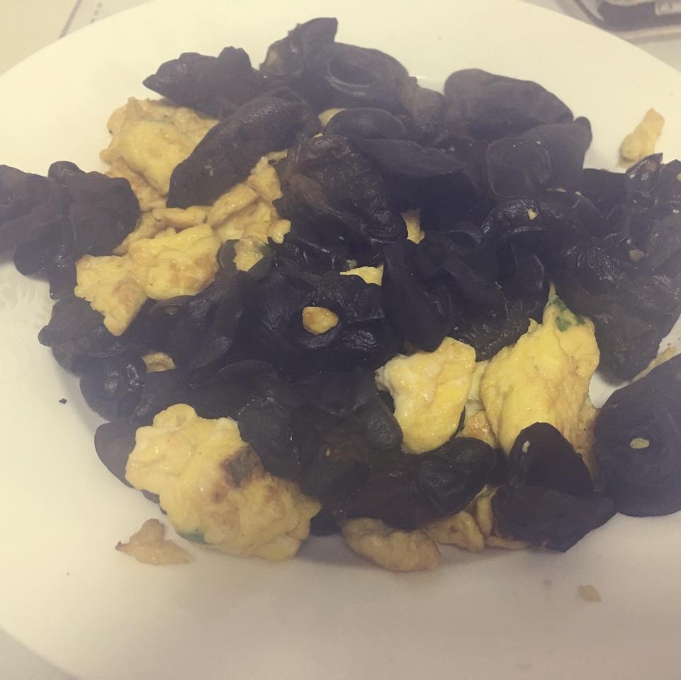 木耳炒鸡蛋