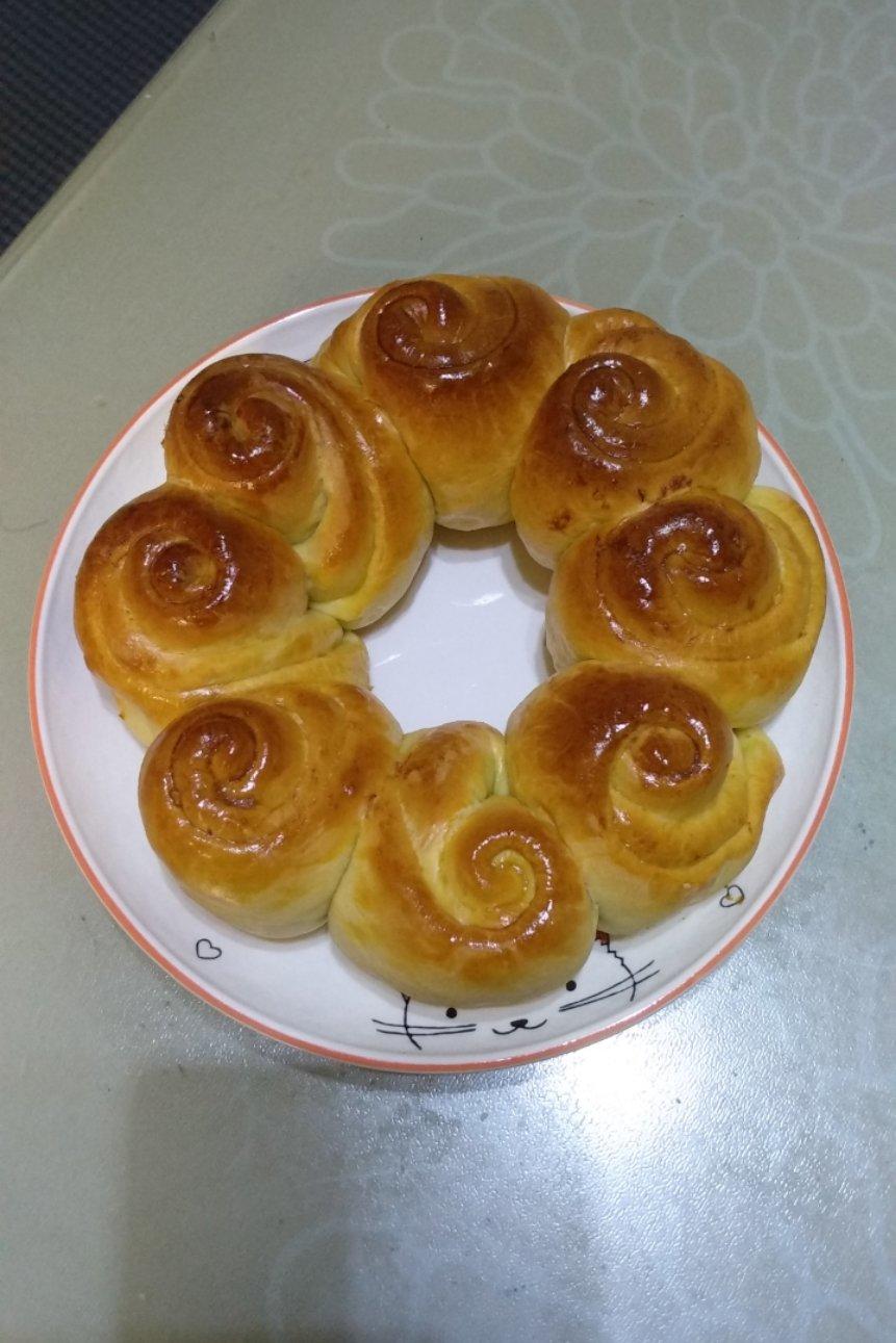 椰蓉花环面包