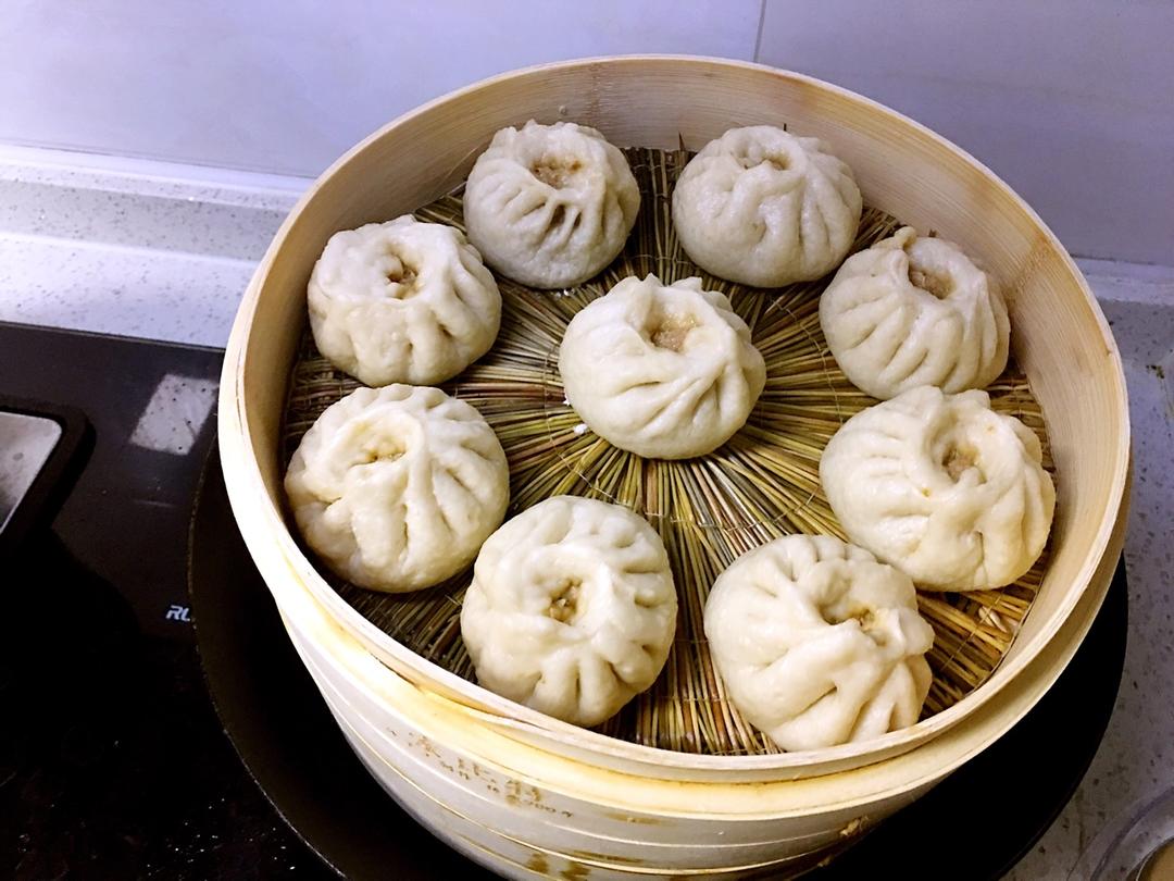 皇太后的儿媳妇做的白菜猪肉包子