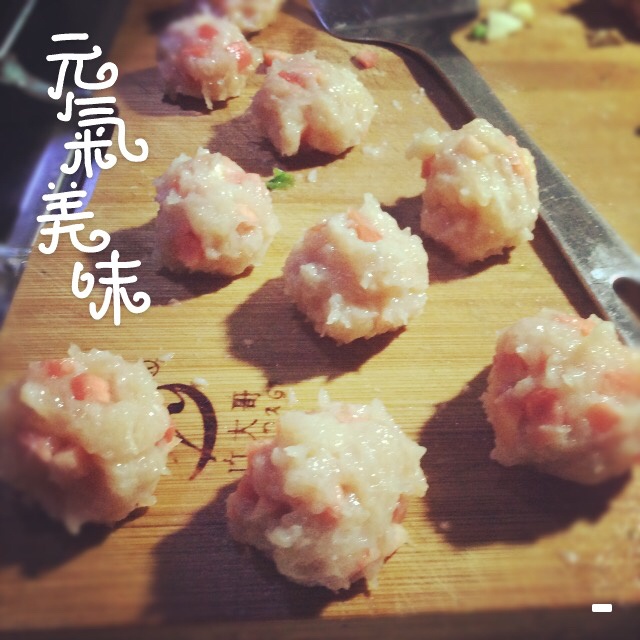 鸡肉丸子青菜汤