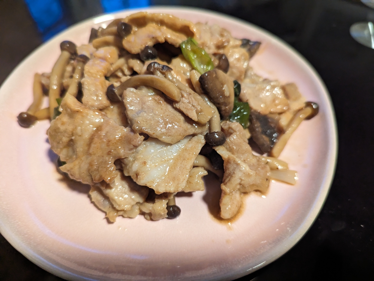 家常菌菇炒肉片