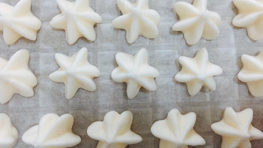 迷人的火龙果溶豆酸奶溶豆宝宝辅食