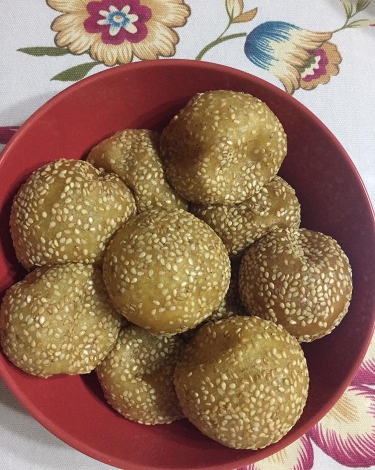 简单低糖空心糯米粉芝麻球