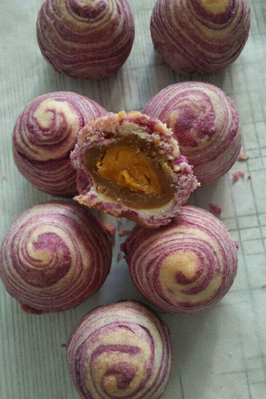 紫薯蛋黄酥