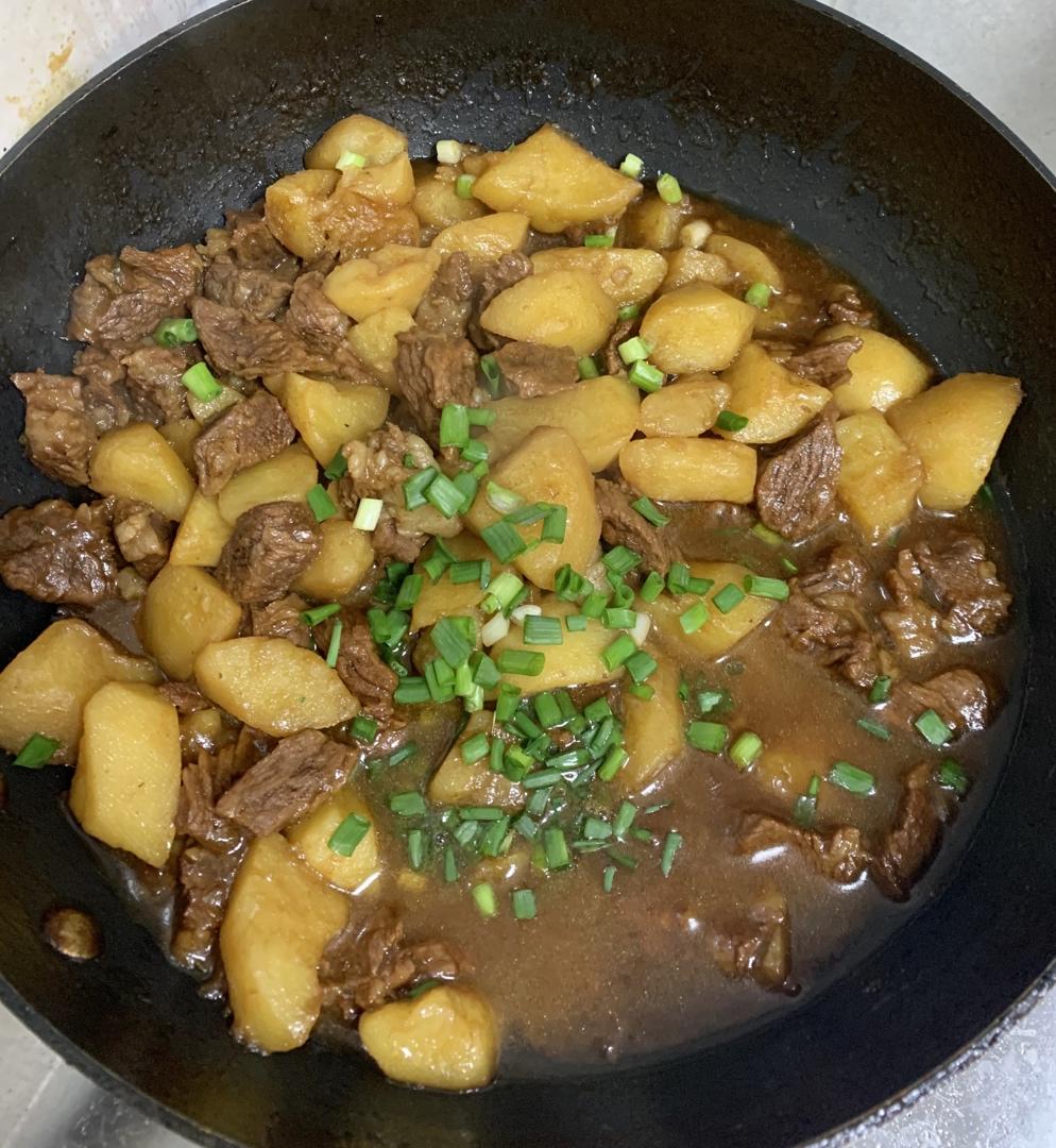 小汤面做的土豆炖牛肉土豆炖牛肉家常菜首页登录注册作品动态菜单查看