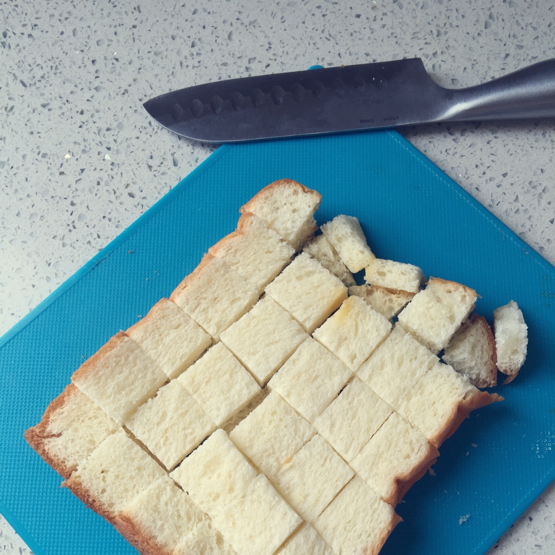 快手早餐面包布丁 | 消耗剩余吐司及淡奶油的好方法