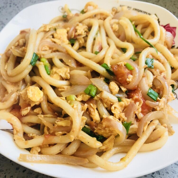 西红柿洋葱炒面