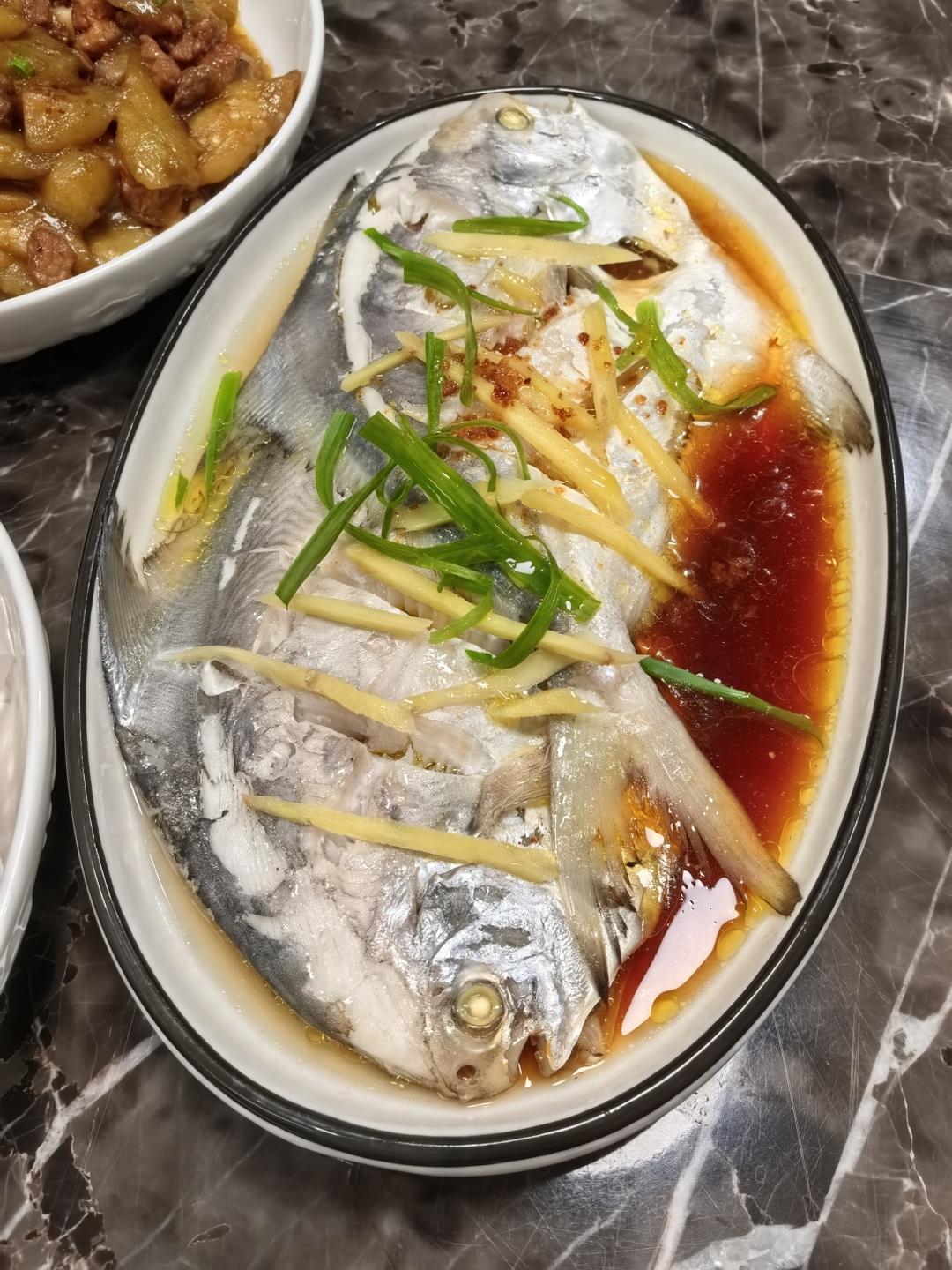 清蒸金鲳鱼