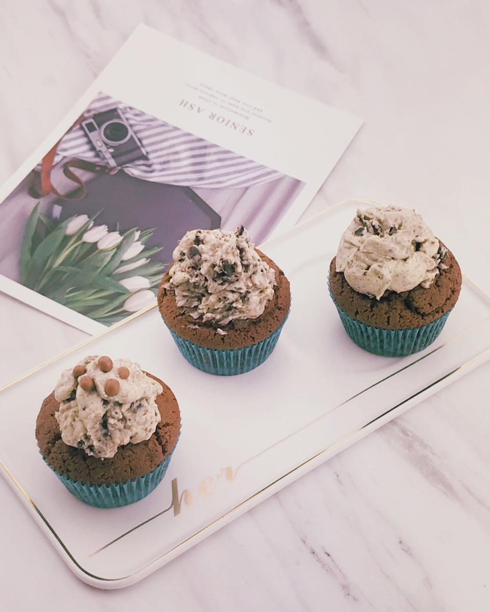 奥利奥杯子蛋糕 Oreo Cream Cupcakes