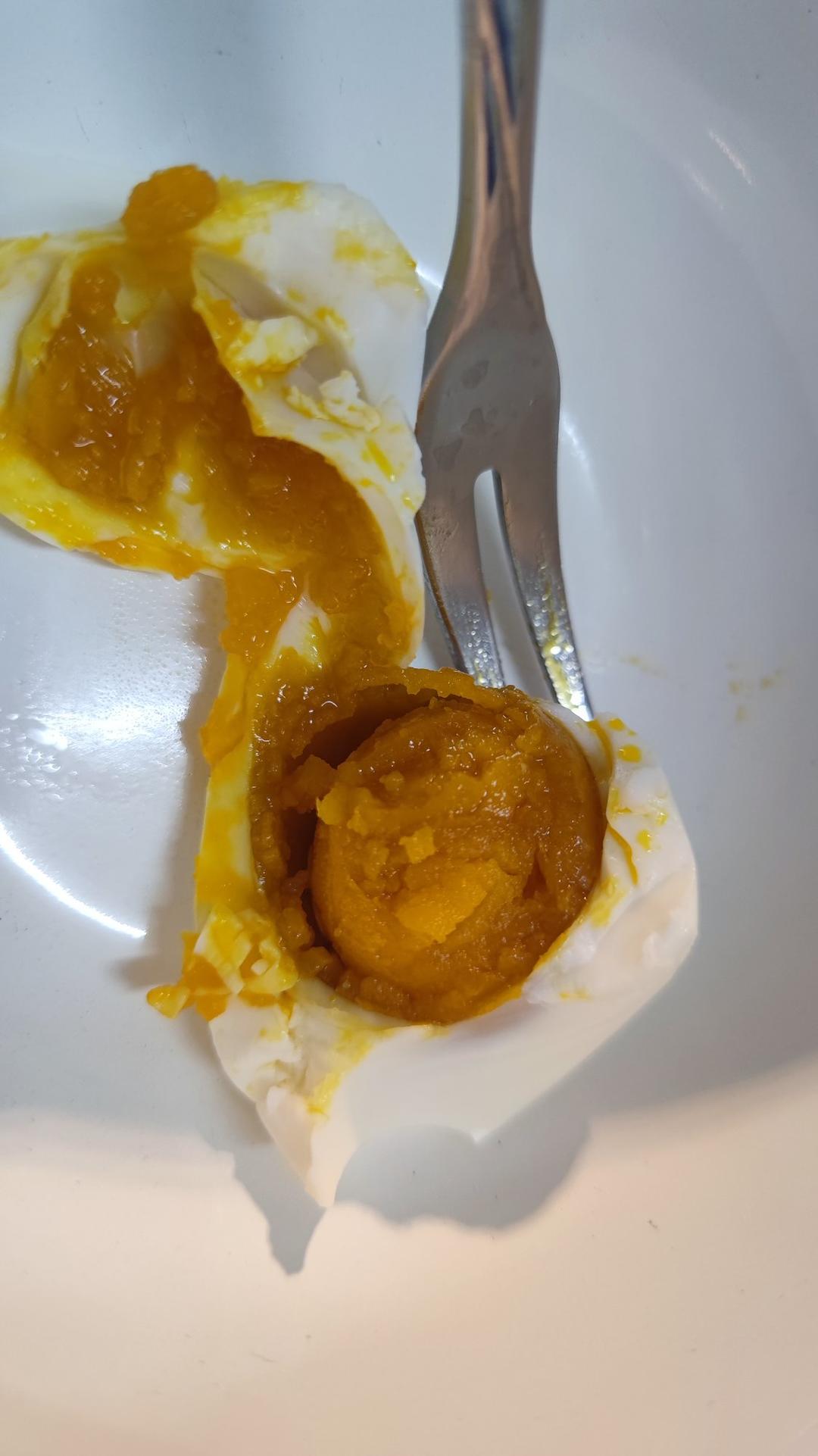 自制咸蛋： 100%出油起沙的咸蛋