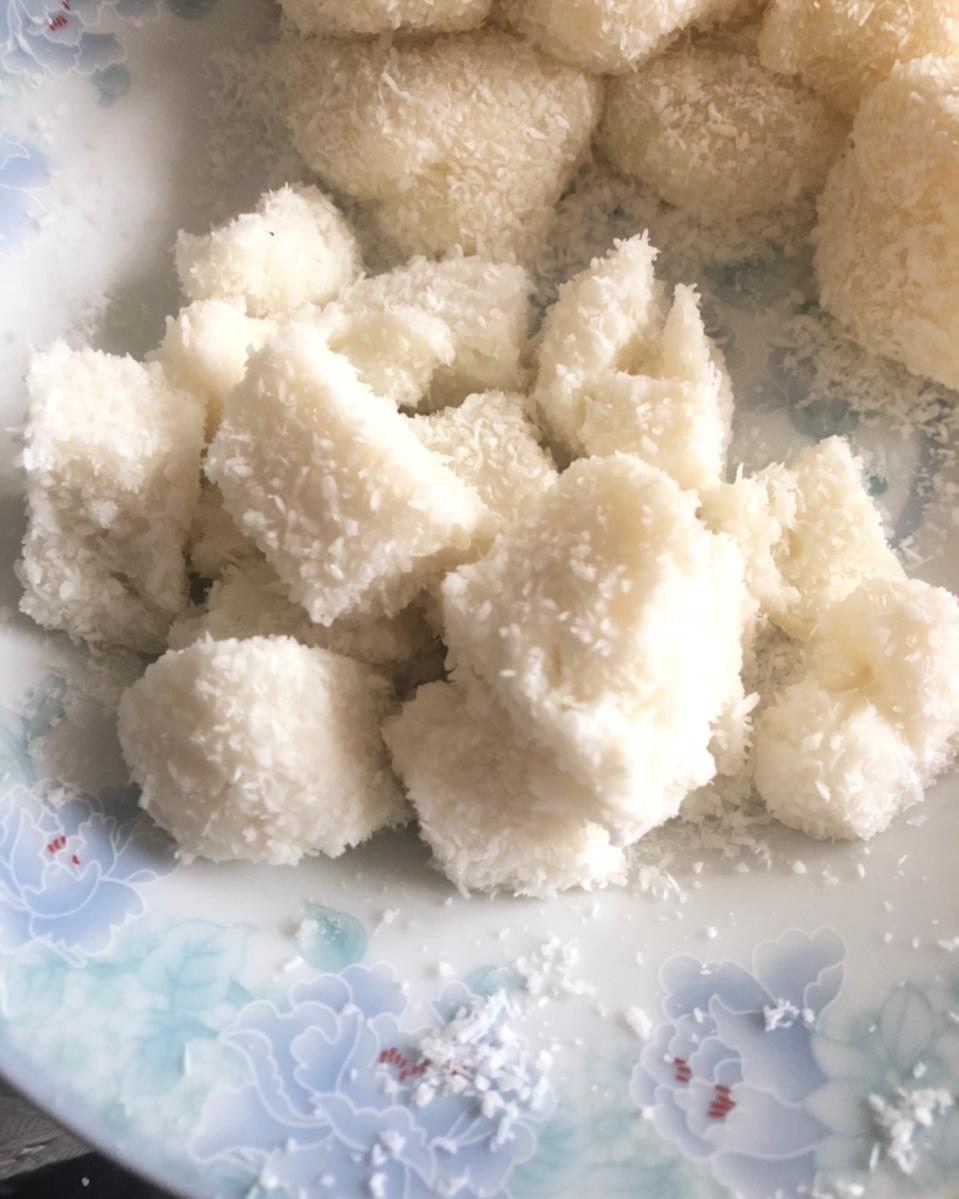 椰子奶糕（附上脆炸鲜奶做法）