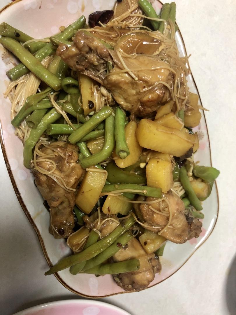 【黄焖鸡米饭】