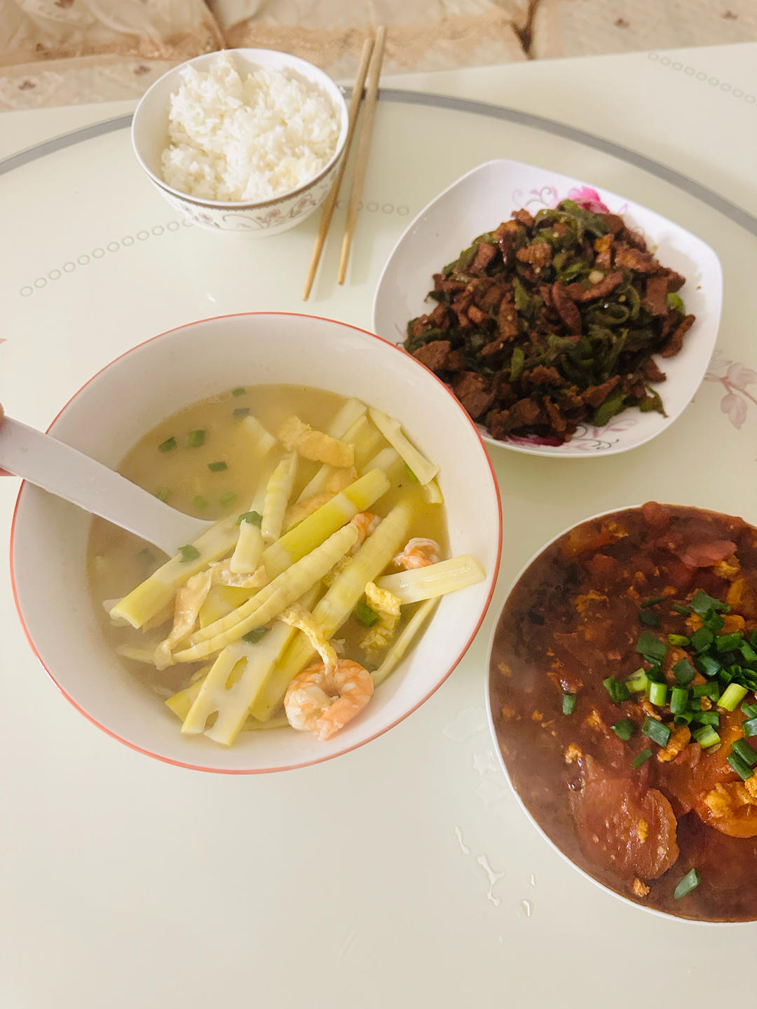 春笋鲜虾片煲汤