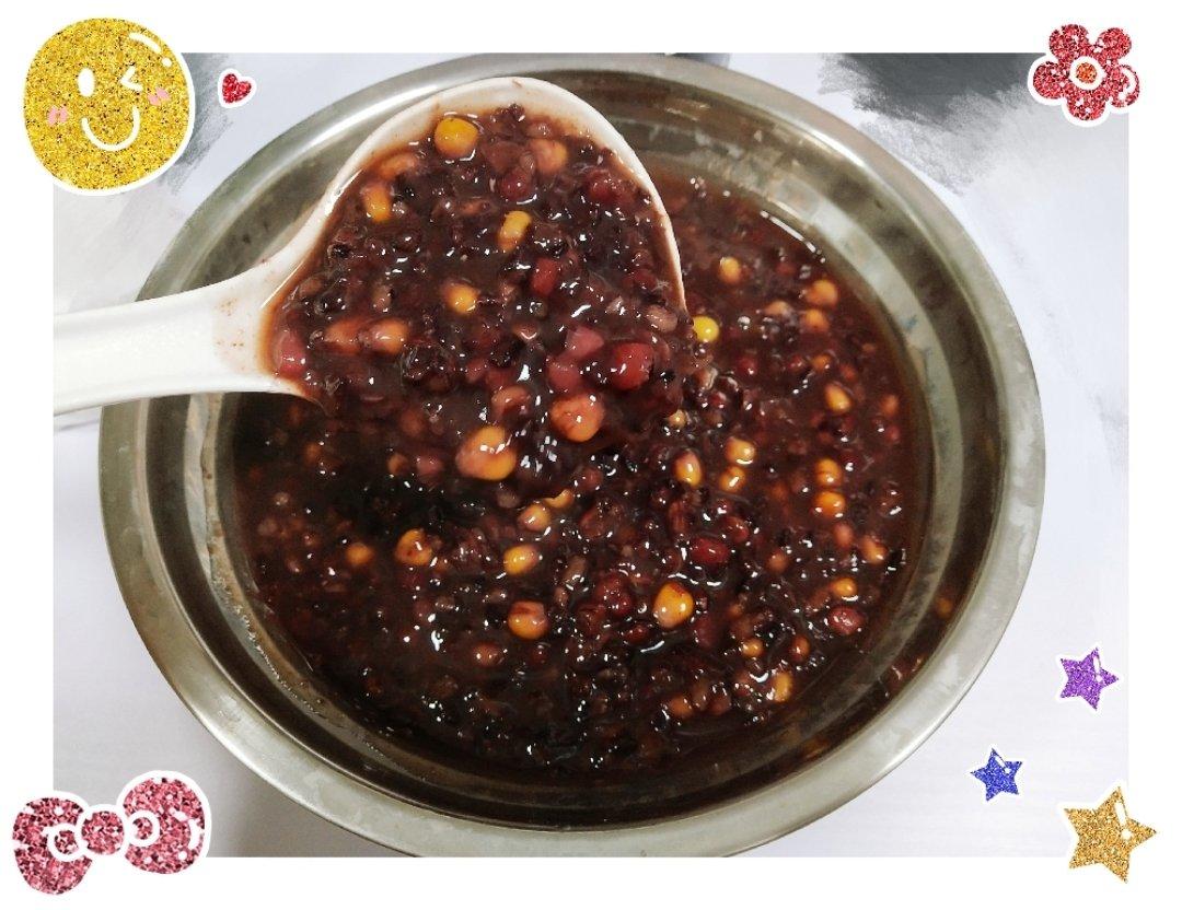 黑米红豆玉米碴粥