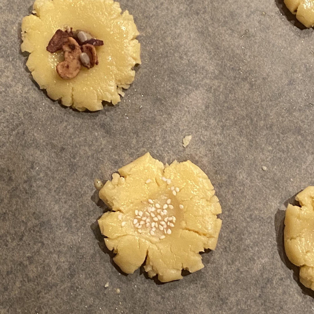 轻轻一按就碎掉的原味桃酥（不输猪油版）