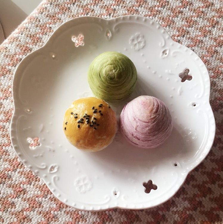 蛋黄酥：抹茶酥：（奶黄味）