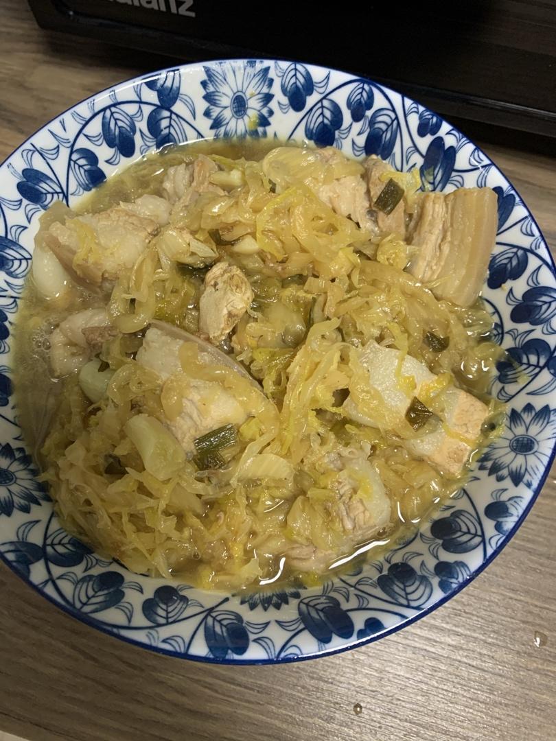酸菜炖五花肉