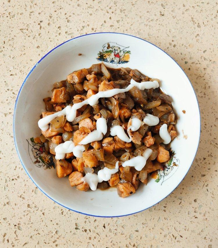 正宗的Carbonara才不放奶油呢 | 蛋黄酱三文鱼意面