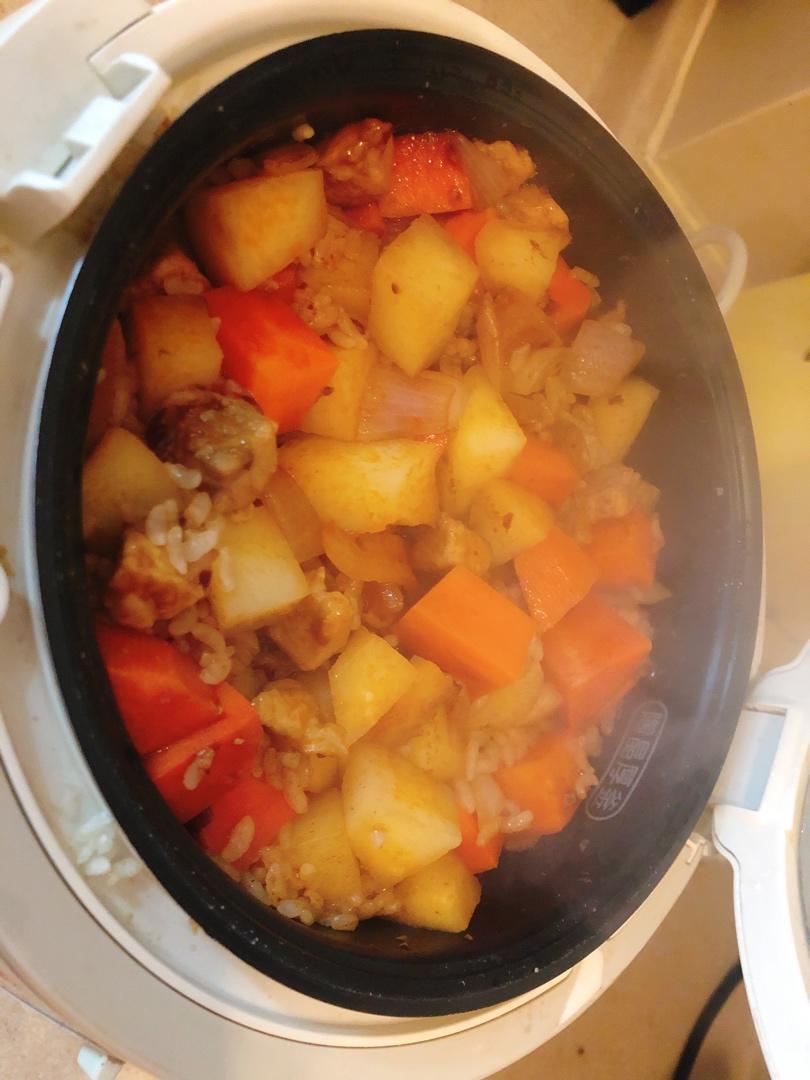 好吃到爆的土豆焖饭