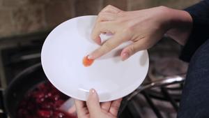 【曼达小馆】下午茶系列：超大大大颗的草莓果酱的做法 步骤7