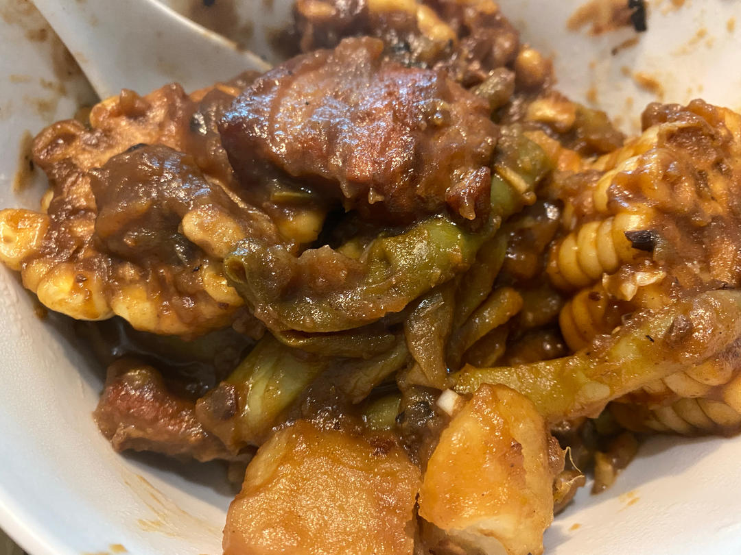 绝对正宗的东北土豆豆角炖五花肉