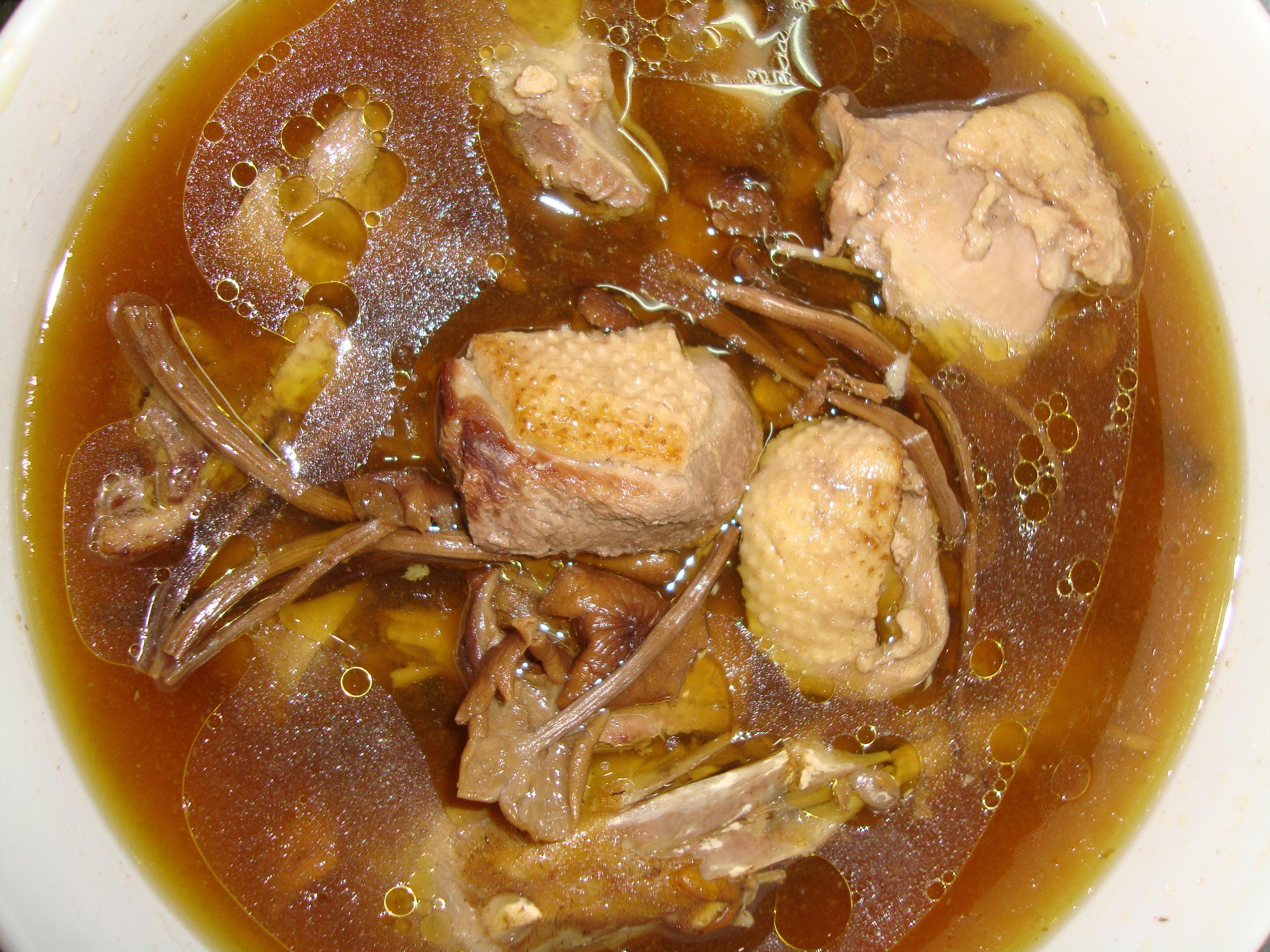 茶树菇鸭汤的做法