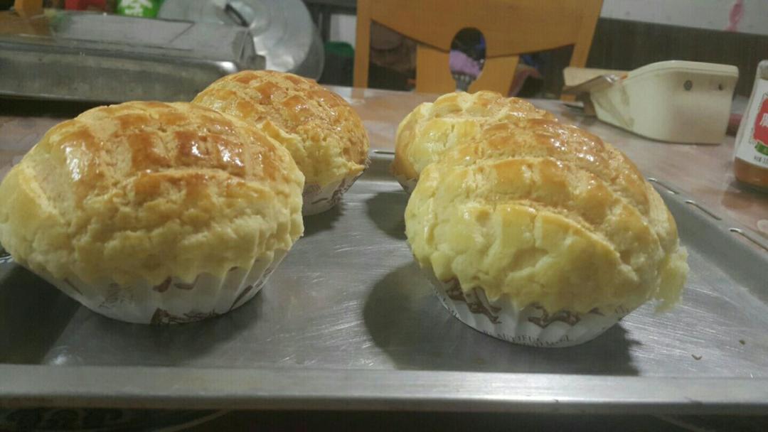 好吃到炸裂的港式菠萝包（附带制作酥皮的小视频）