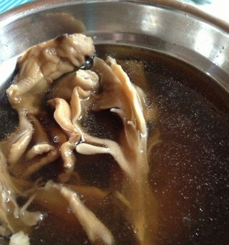 老饶家丨野生苦笋干煲排骨